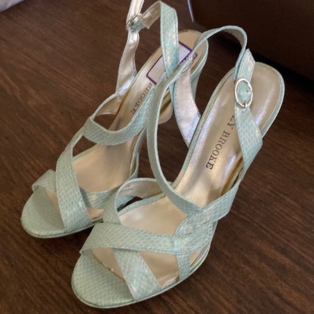 NEW Stunning Mint Strappy Heels, Iridescent, Size 7 1/2, by Audrey Brooke